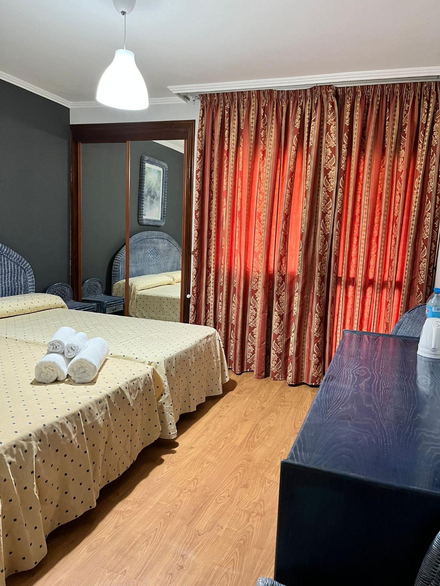 Hostal-Cafeteria Chocolate & Menta Redondela Ngoại thất bức ảnh